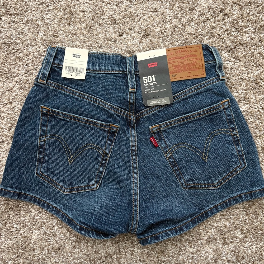 Levi’s 501 High Rise Women’s Shorts - Picture 2 of 4